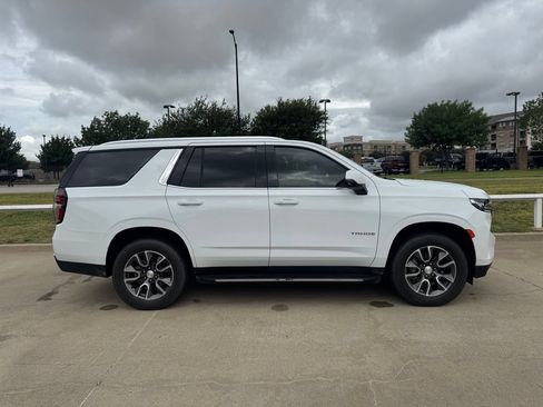 Used 2021 Chevrolet Tahoe LT w/ LT Signature Package RWD image 3