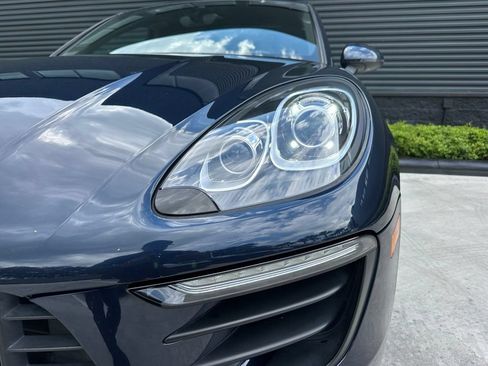Certified 2018 Porsche Macan AWD/4WD image 9