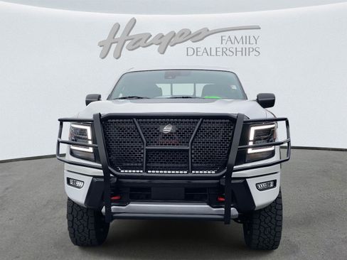 Used 2023 Nissan Titan PRO-4X w/ Off Road Protection Package image 6