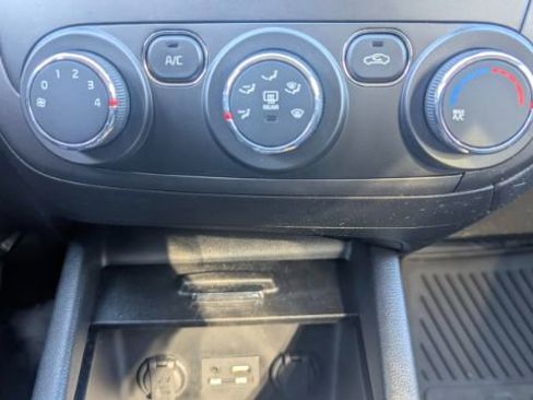 Used 2018 Kia Forte LX w/ LX Popular Package image 34