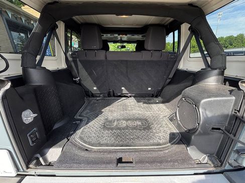 Used 2014 Jeep Wrangler Unlimited Sahara w/ Connectivity Group AWD/4WD image 20