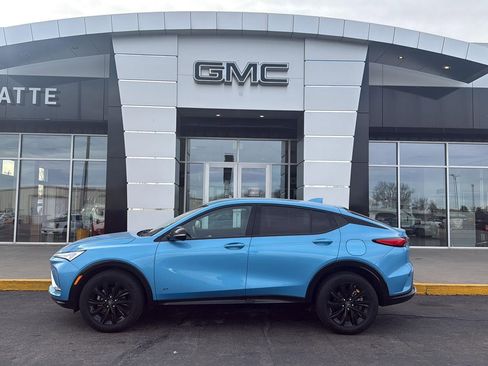 Used 2025 Buick Envista Sport Touring w/ Convenience I Package image 1