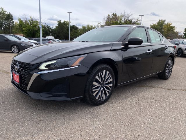 Used 2025 Nissan Altima 2.5 SV FWD image 1