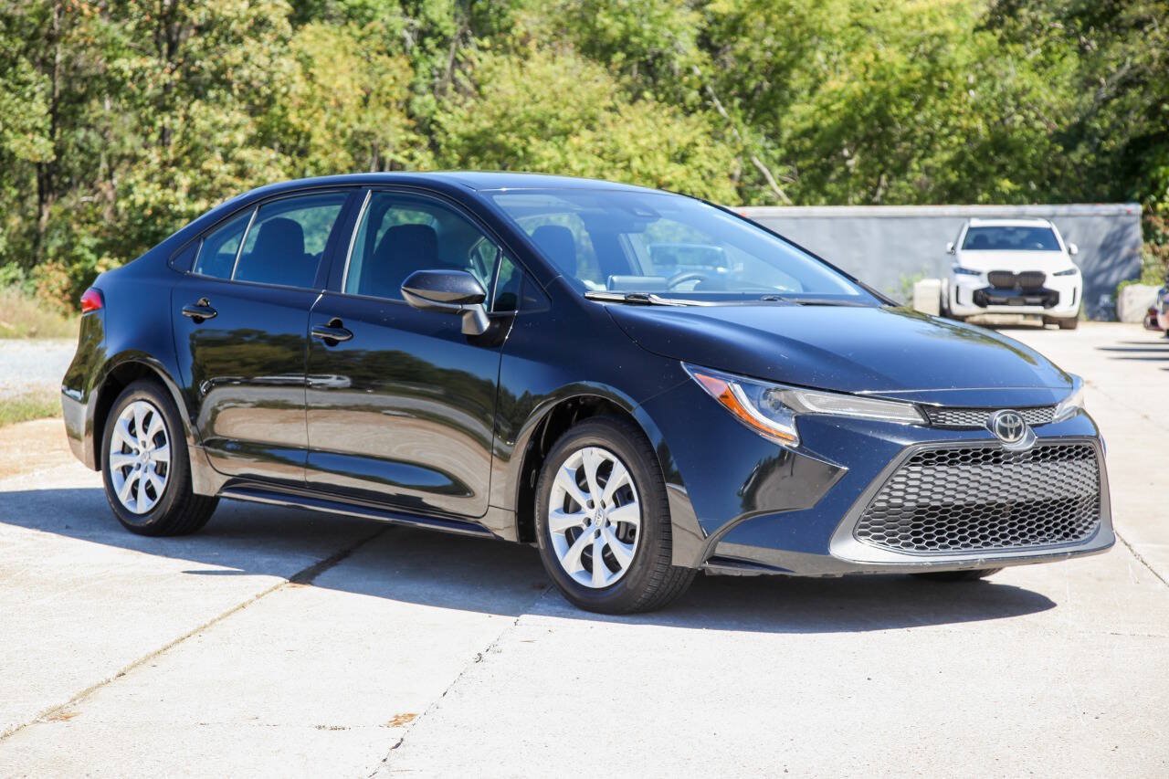 Used 2021 Toyota Corolla LE FWD image 1