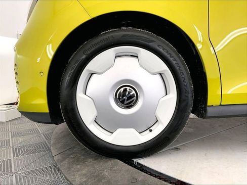 New 2025 Volkswagen ID. Buzz 1st Edition image 12