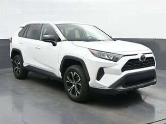 Used 2022 Toyota RAV4 LE FWD video 1