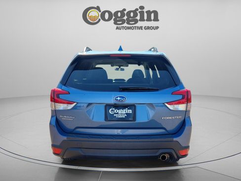 Used 2021 Subaru Forester Limited image 4