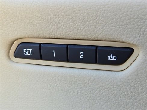 Used 2017 Cadillac XT5 Luxury w/ Driver Awareness Package image 25