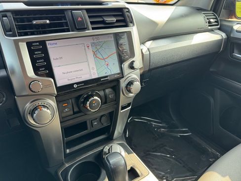 Certified 2020 Toyota 4Runner SR5 Premium AWD/4WD image 29