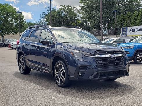 Used 2024 Subaru Ascent Limited w/ Technology Package AWD/4WD image 3