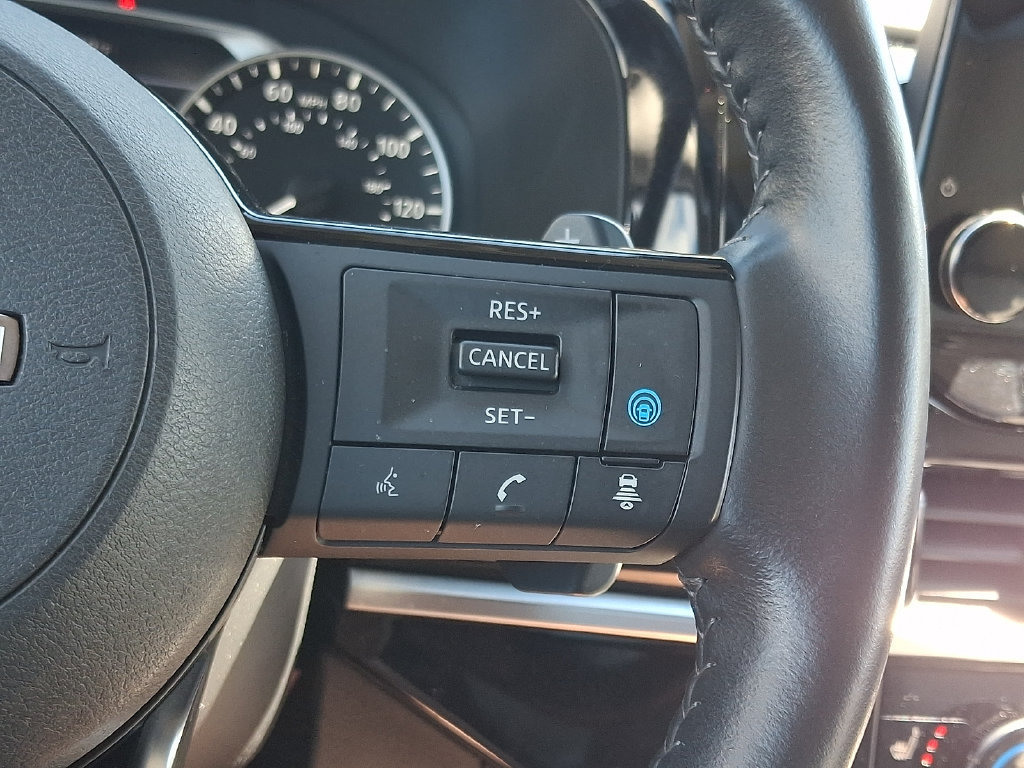 Used 2023 Nissan Pathfinder SL AWD/4WD image 23