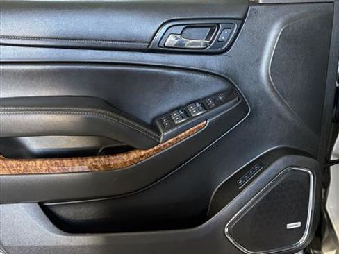 Used 2018 Chevrolet Suburban Premier image 7