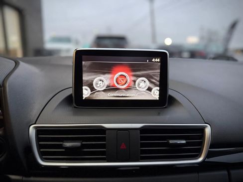 Used 2015 MAZDA MAZDA3 i Touring image 13