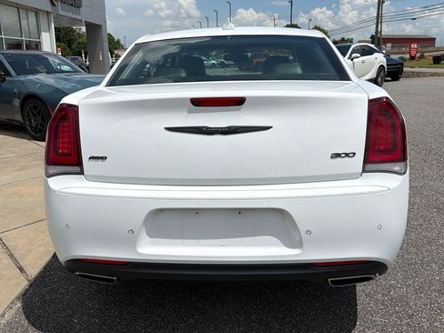 Used 2021 Chrysler 300 Touring L AWD/4WD image 10