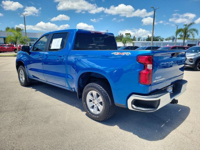 Used 2023 Chevrolet Silverado 1500 LT AWD/4WD image 3