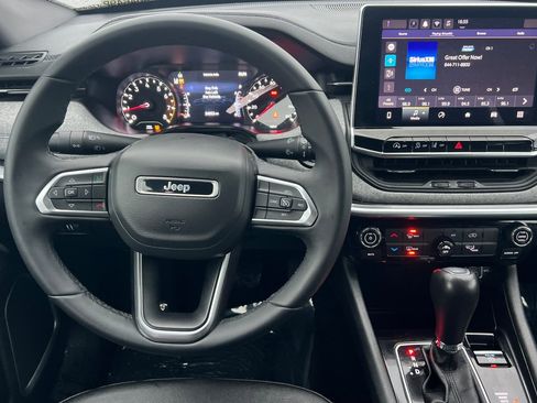 Used 2024 Jeep Compass Latitude image 15