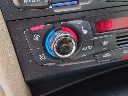 Used 2009 Audi A4 2.0T Premium Plus image 44