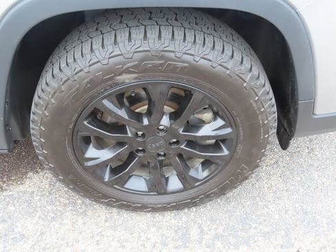Used 2022 Jeep Cherokee Latitude w/ Comfort Safety Group AWD/4WD image 14