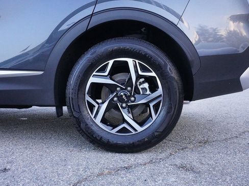 Used 2025 Kia Sportage LX image 20