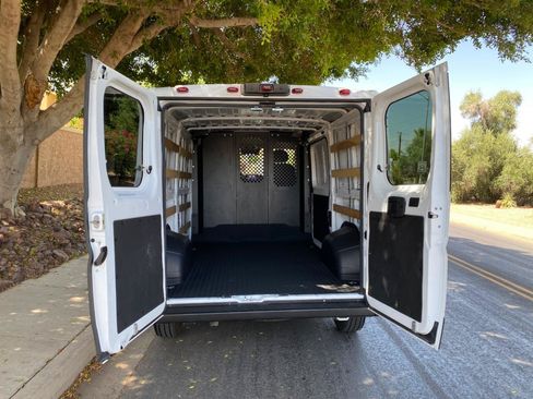Used 2025 RAM ProMaster 2500 w/ U-Haul Equipment Group FWD image 10