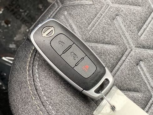 Certified 2025 Nissan Kicks SV image 23