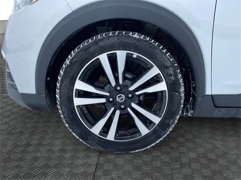 Used 2020 Nissan Kicks SV image 14
