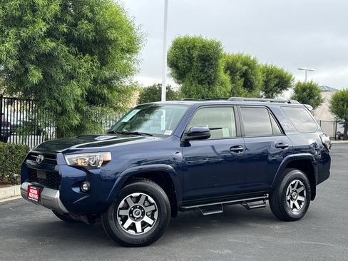 Used 2023 Toyota 4Runner TRD Off-Road AWD/4WD image 2