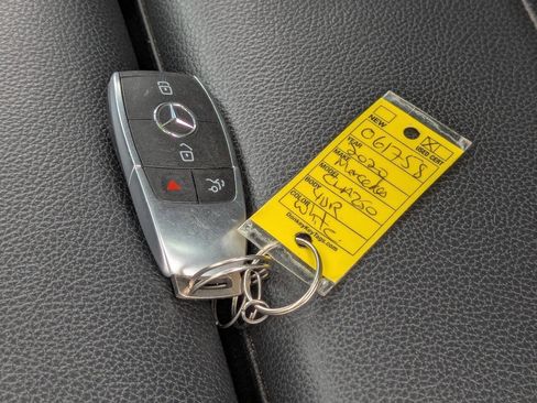 Used 2020 Mercedes-Benz CLA 250 image 35