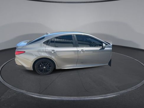 Used 2026 Toyota Camry SE image 16