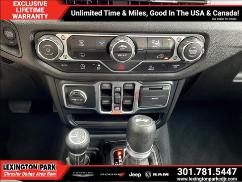 Used 2025 Jeep Wrangler Unlimited Sport AWD/4WD image 15