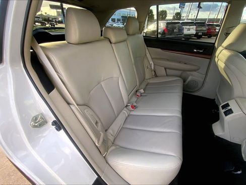 Used 2014 Subaru Outback 2.5i Limited image 16
