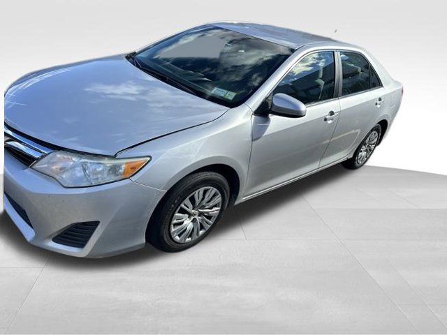 Used 2012 Toyota Camry LE FWD image 13