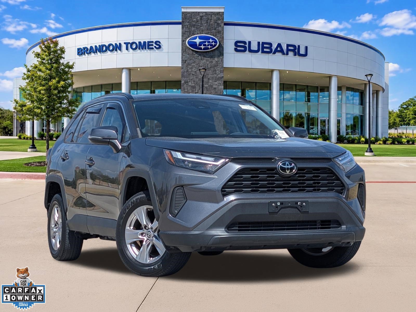 Used 2022 Toyota RAV4 XLE AWD/4WD image 1