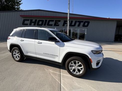 Used 2023 Jeep Grand Cherokee Limited AWD/4WD image 2