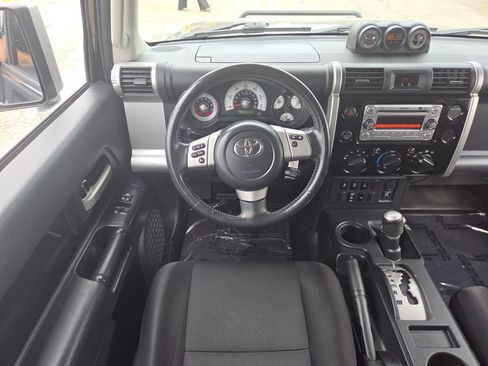 Used 2014 Toyota FJ Cruiser 4WD w/ Upgrade Package image 20