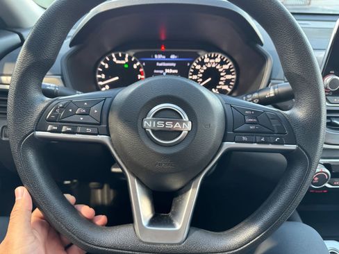 Used 2023 Nissan Altima 2.5 SV image 7