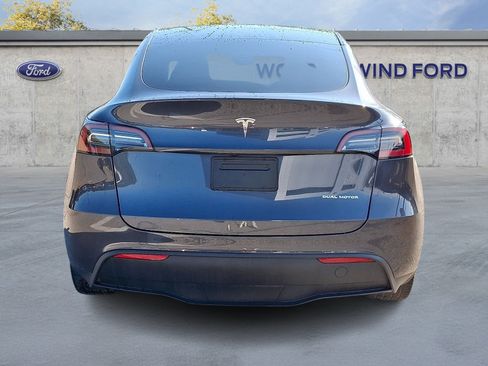 Used 2024 Tesla Model Y Long Range AWD/4WD image 5