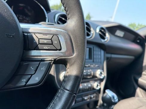 Used 2017 Ford Mustang Coupe RWD image 17
