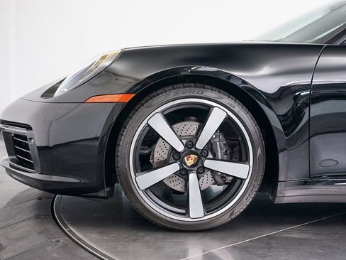 Used 2024 Porsche 911 Carrera image 18