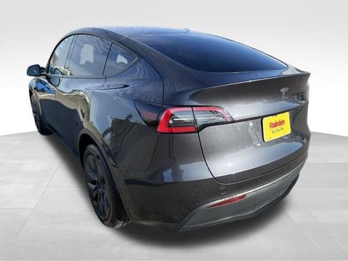 Used 2024 Tesla Model Y 2WD image 8
