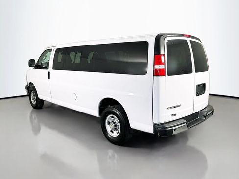 Used 2024 Chevrolet Express 3500 LT w/ LT Preferred Equipment Group RWD image 5