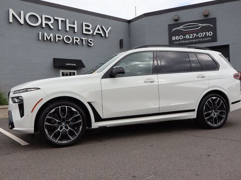 Used 2025 BMW X7 M60i AWD/4WD image 1