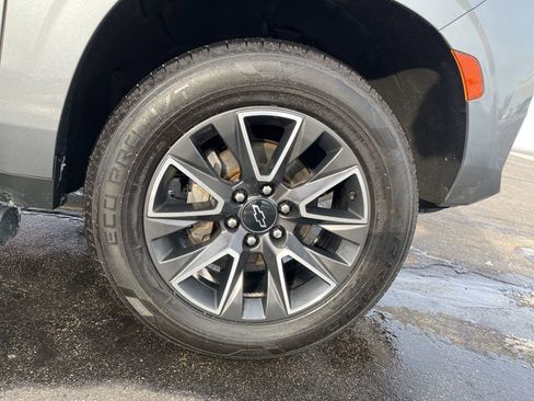 Used 2021 Chevrolet Tahoe Z71 image 13