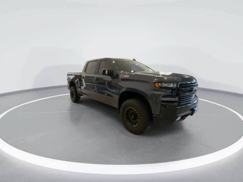 Used 2021 Chevrolet Silverado 1500 LT Trail Boss w/ Convenience Package II AWD/4WD image 2