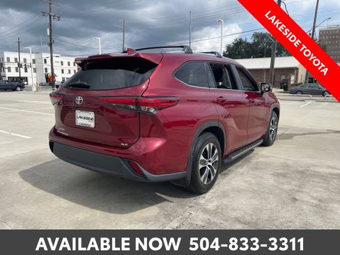 Used 2021 Toyota Highlander XLE FWD image 5