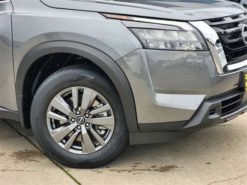 New 2025 Nissan Pathfinder S image 3