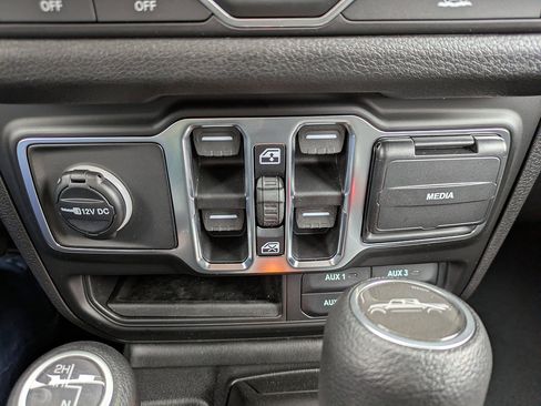 New 2026 Jeep Gladiator Sport AWD/4WD image 22
