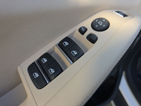 Used 2022 BMW X5 sDrive40i w/ Premium Package image 19