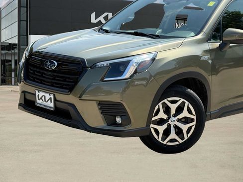 Used 2024 Subaru Forester Premium w/ POP Package 1 AWD/4WD image 2