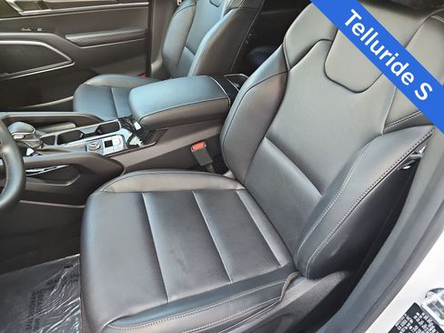 Used 2025 Kia Telluride S AWD/4WD image 15
